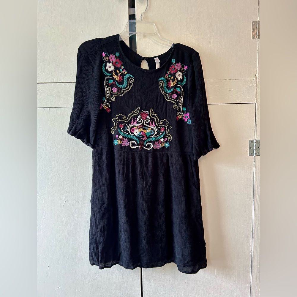 Xhilaration Black Dress with Floral Embroidery size medium